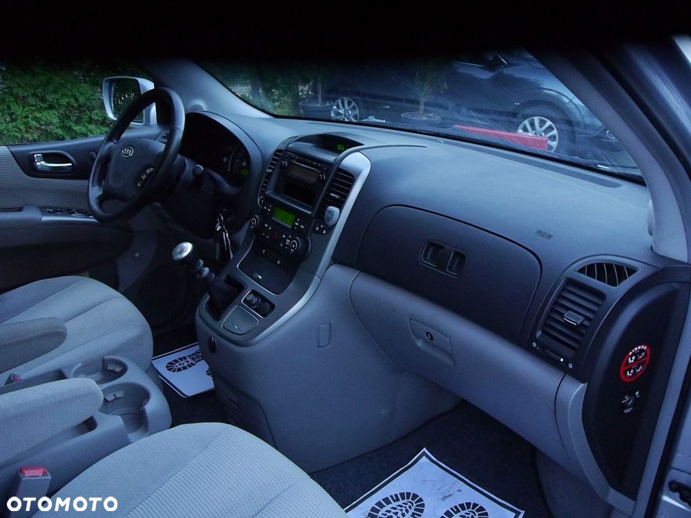 Kia Carnival 2.9 CRDi Tour - 24