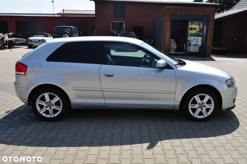 Audi A3 1.6 Limited Edition - 4