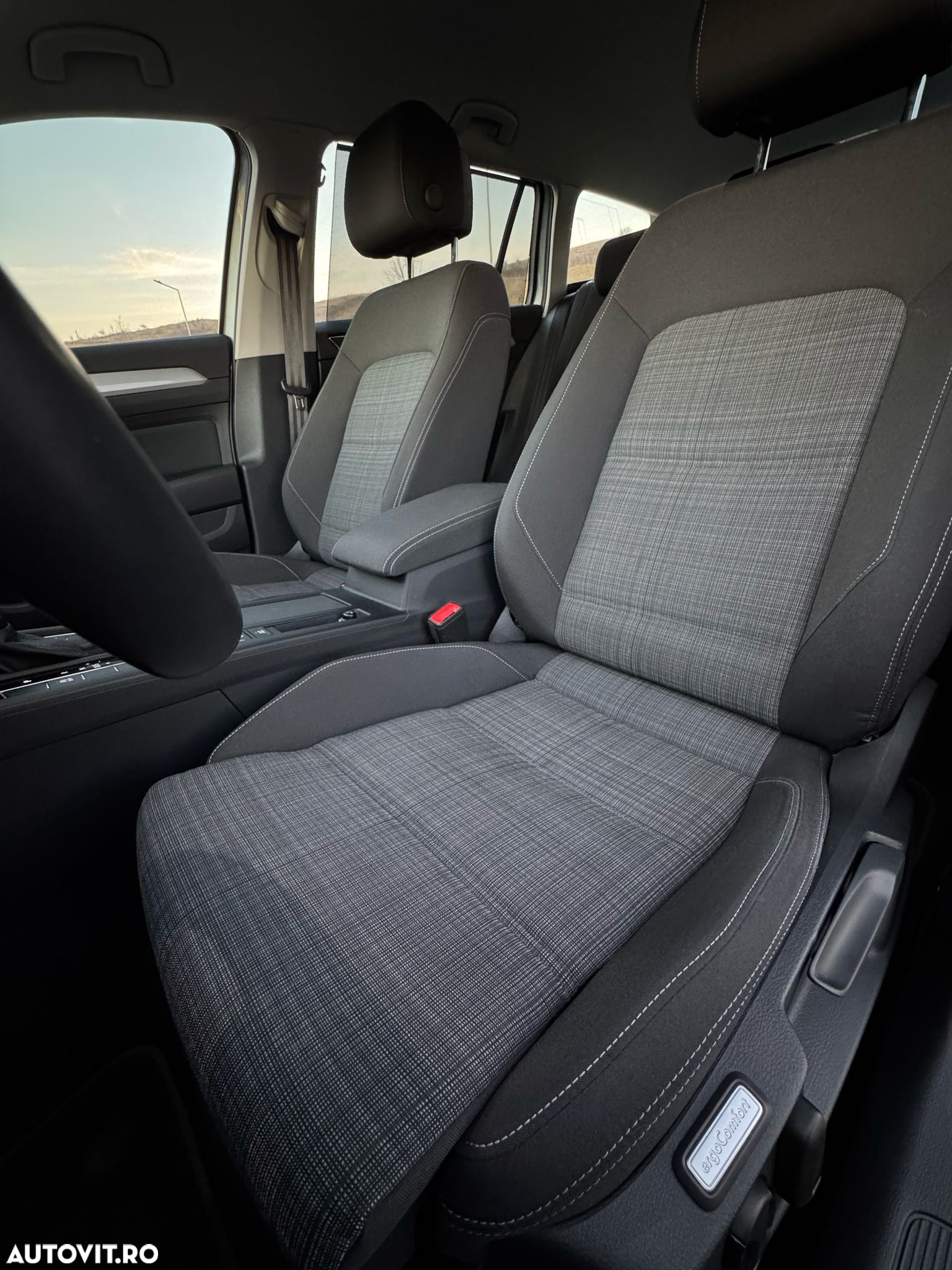 Volkswagen Passat Variant 2.0 TDI DSG Business - 25