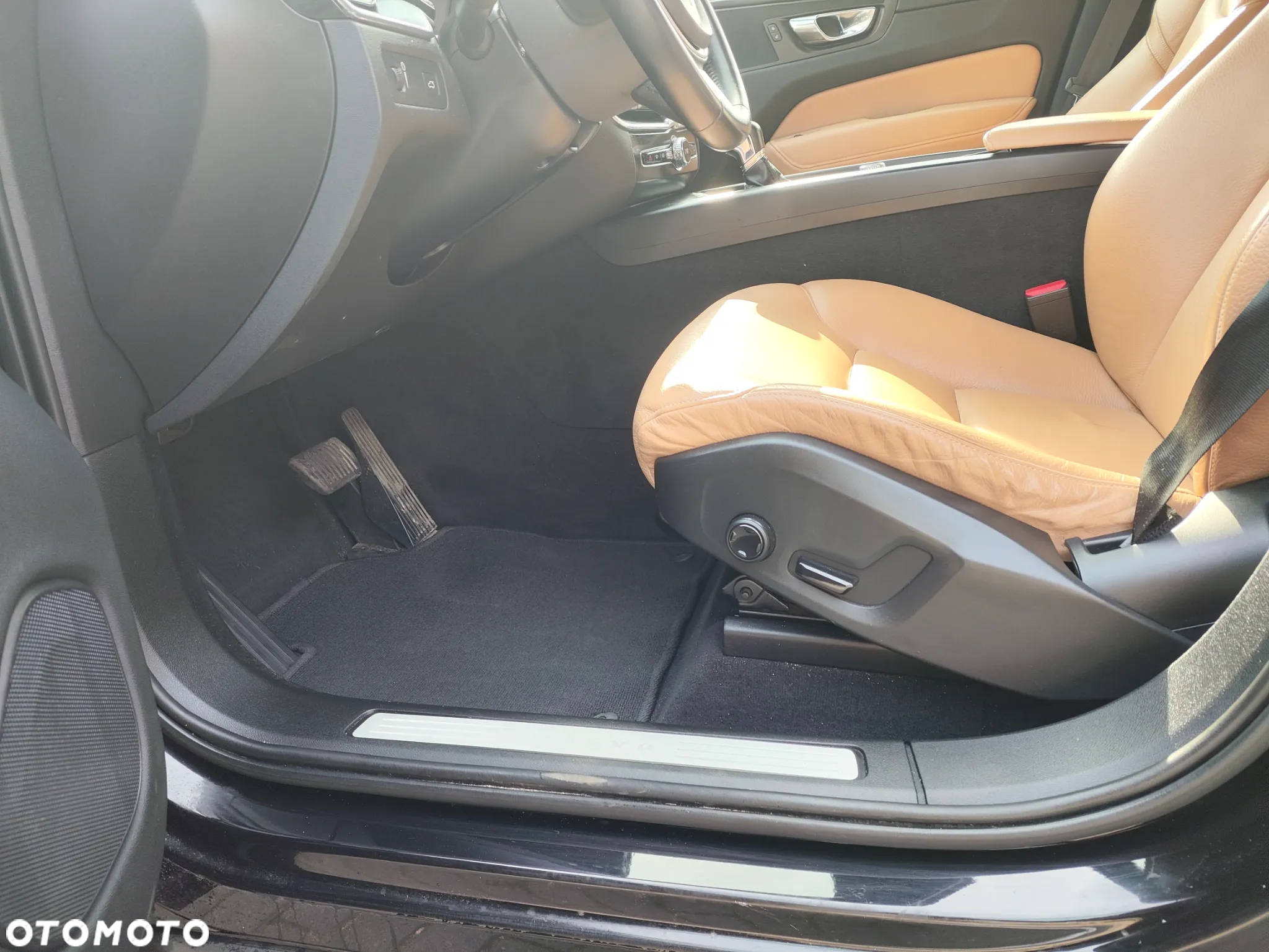 Volvo XC 60 D4 Momentum Pro - 13