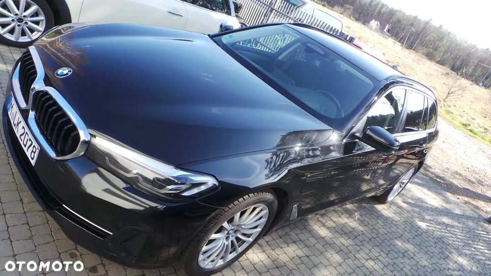 BMW Seria 5 530e Touring - 5