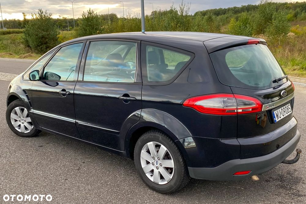 Ford S-Max - 13