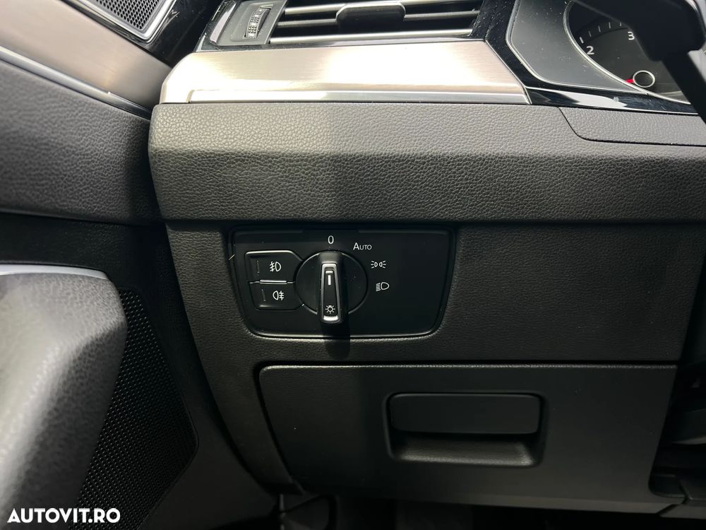 Volkswagen Passat Variant 1.6 TDI R Executive - 18