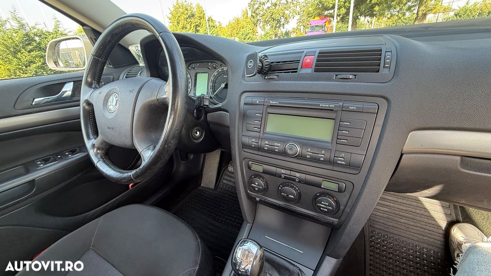 Skoda Octavia 1.6 Elegance - 8