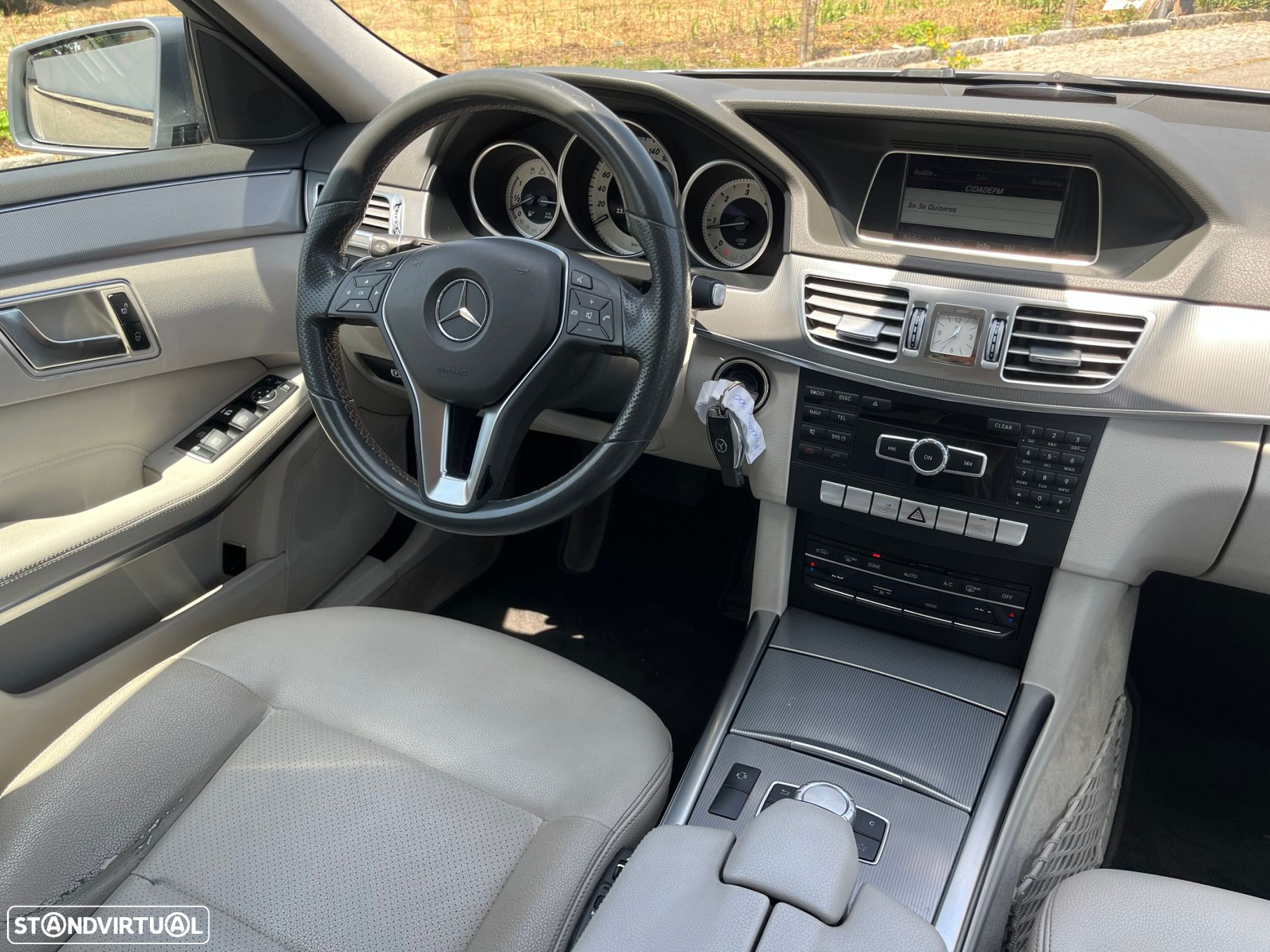 Mercedes-Benz E 300 Bluetec Hybrid Avantgarde - 34