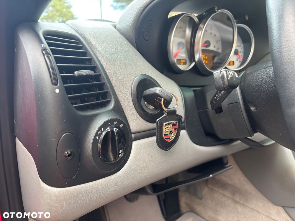 Porsche Boxster - 38