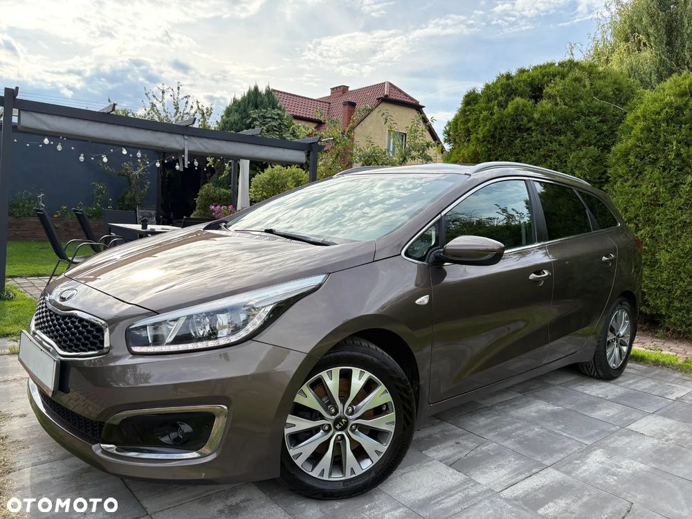 Kia Ceed - 31