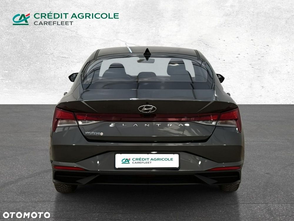 Hyundai Elantra - 7