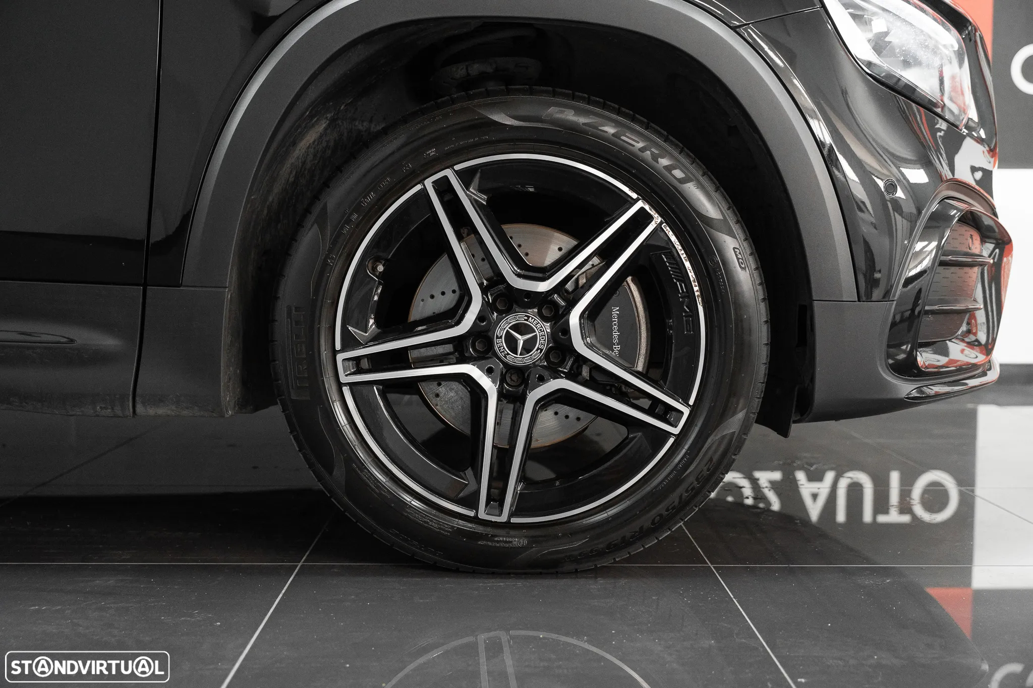 Mercedes-Benz GLB 180 d AMG Line - 4