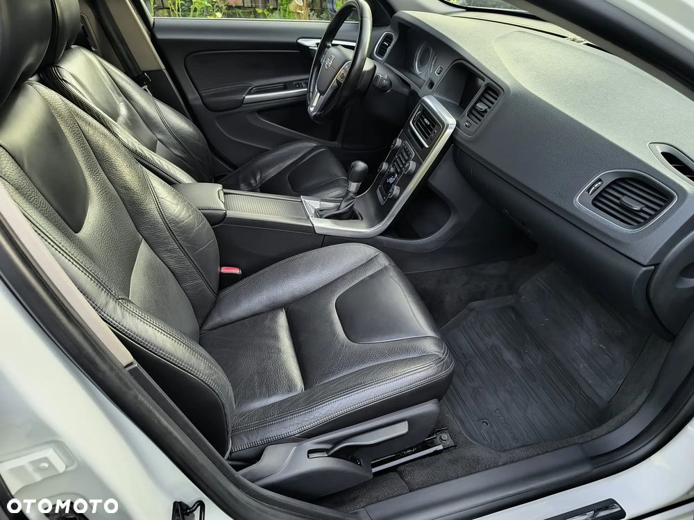 Volvo S60 D3 Summum - 12