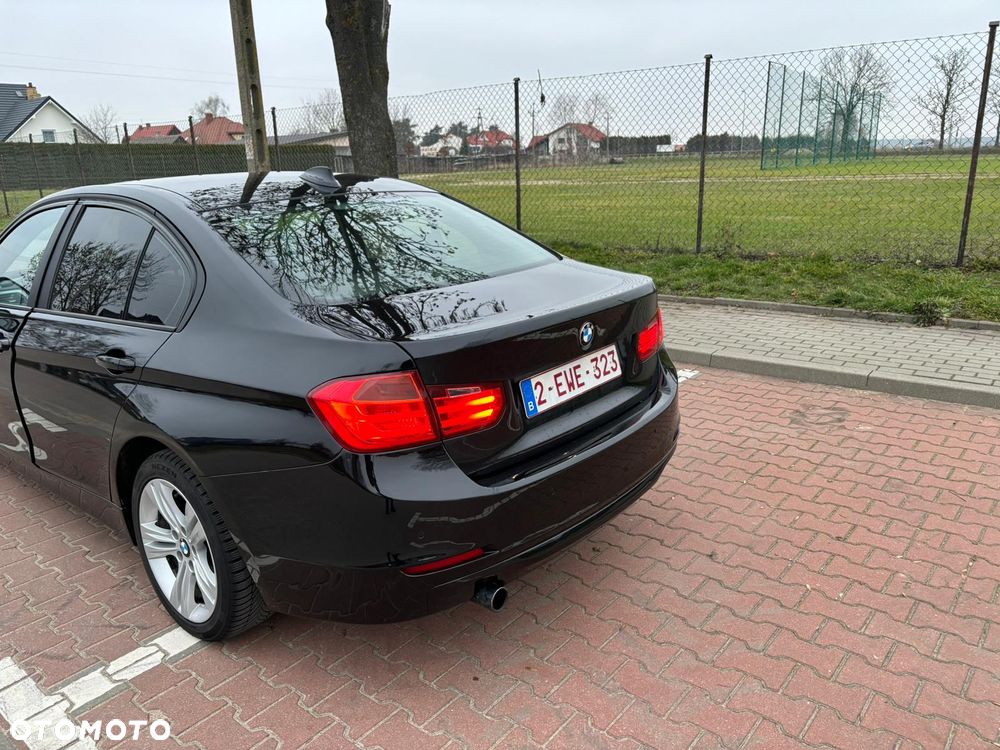 BMW Seria 3 320d - 4