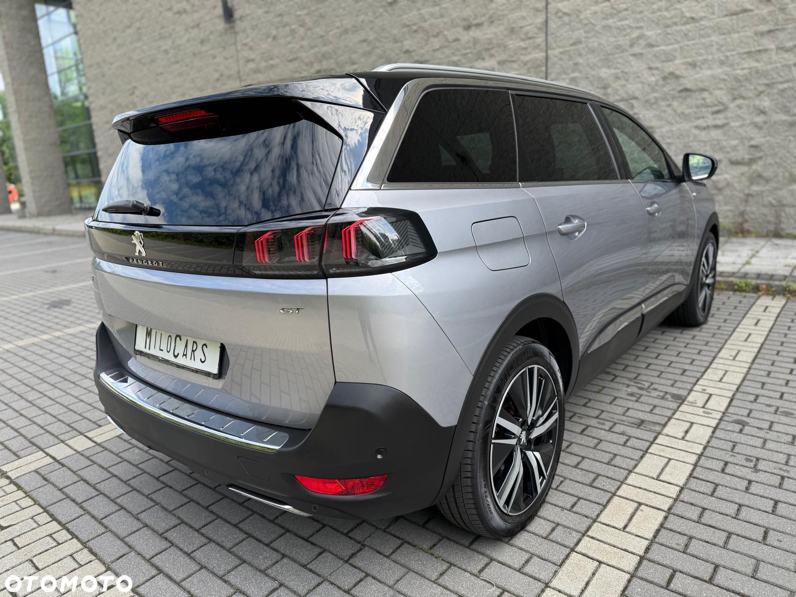 Peugeot 5008 - 8