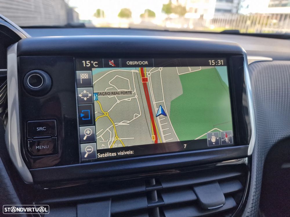 Peugeot 2008 1.2 PureTech Allure - 21