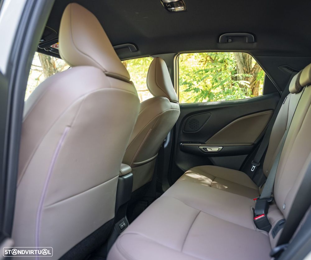 Lexus LBX Elegant - 2