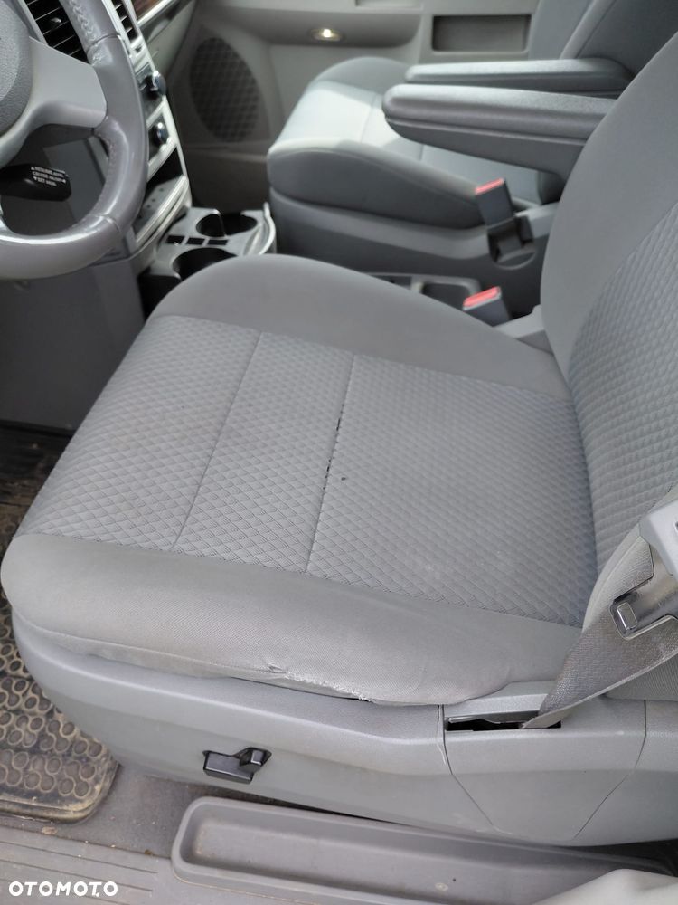 Chrysler Town & Country - 20