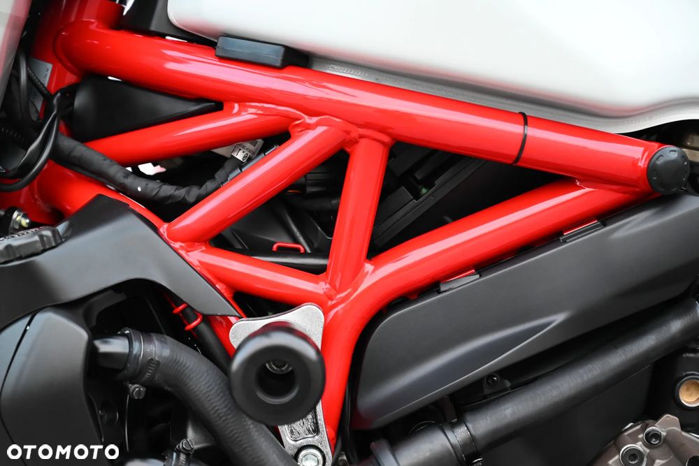 Ducati Monster - 37