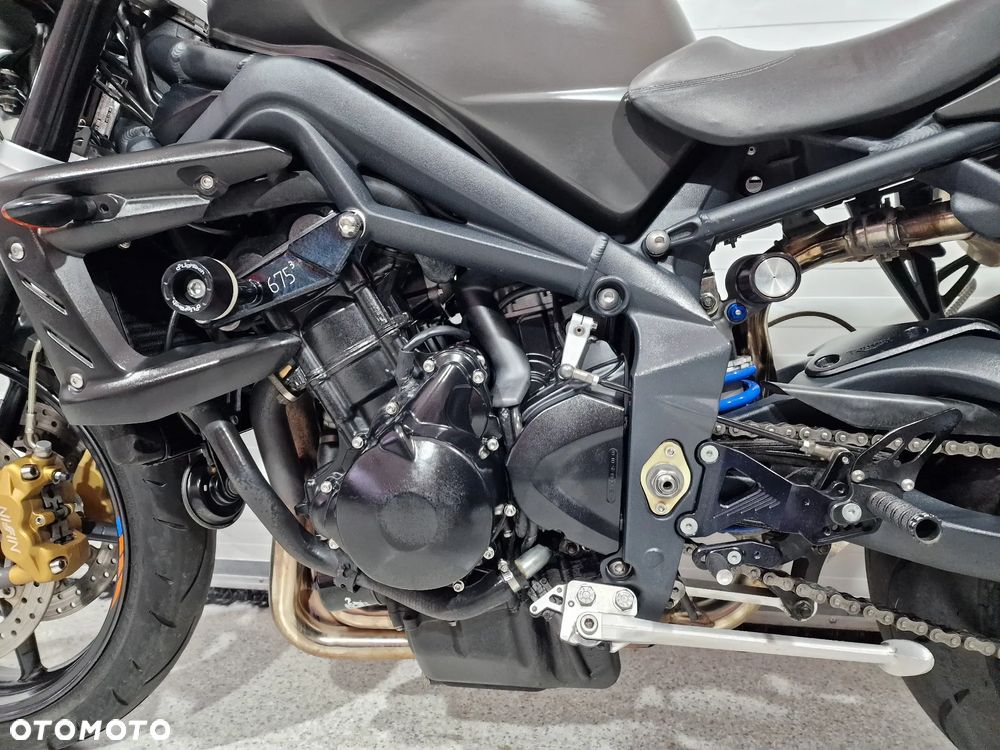Triumph Street Triple - 12