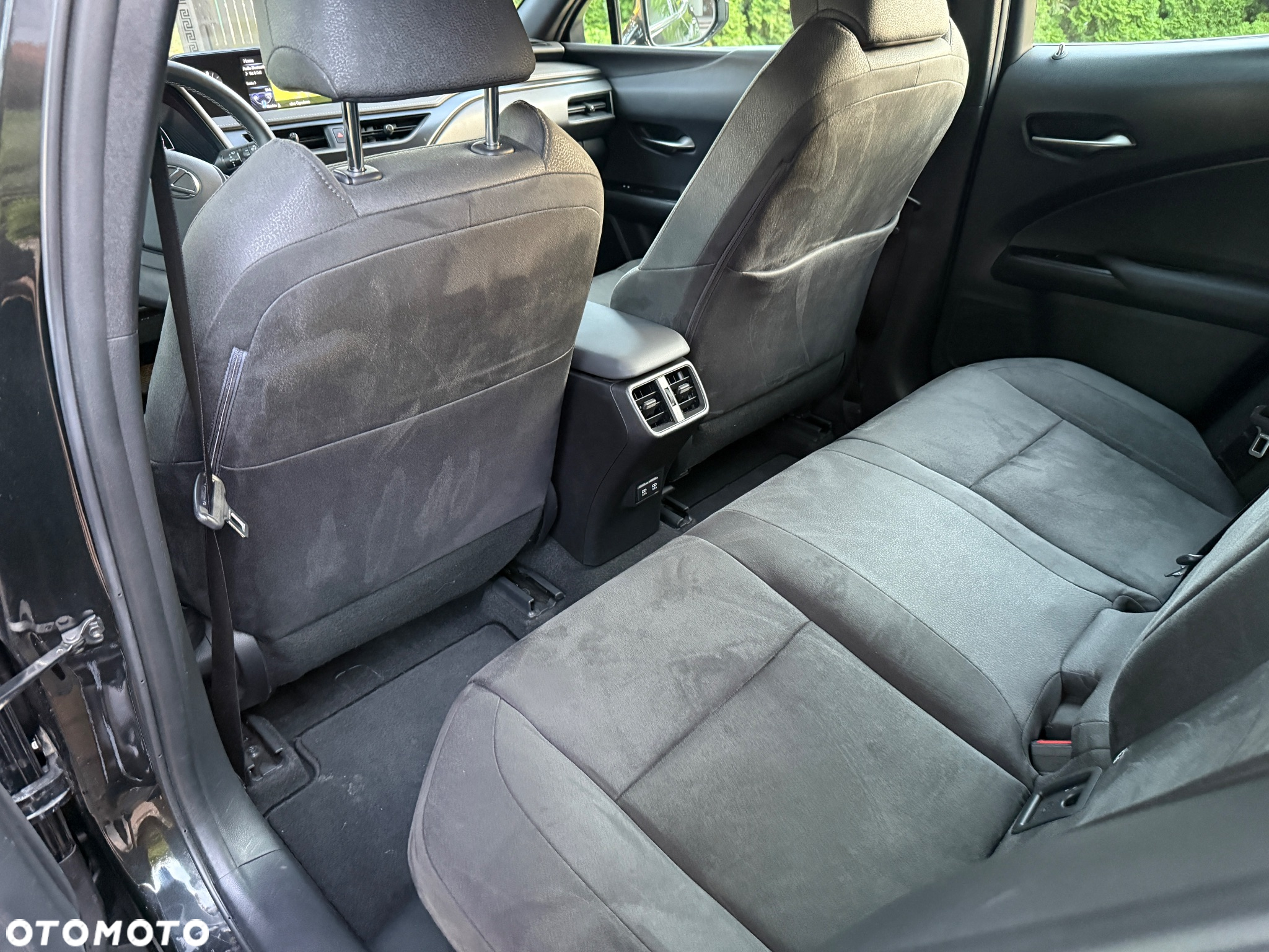 Lexus UX 250h Business Edition - 26