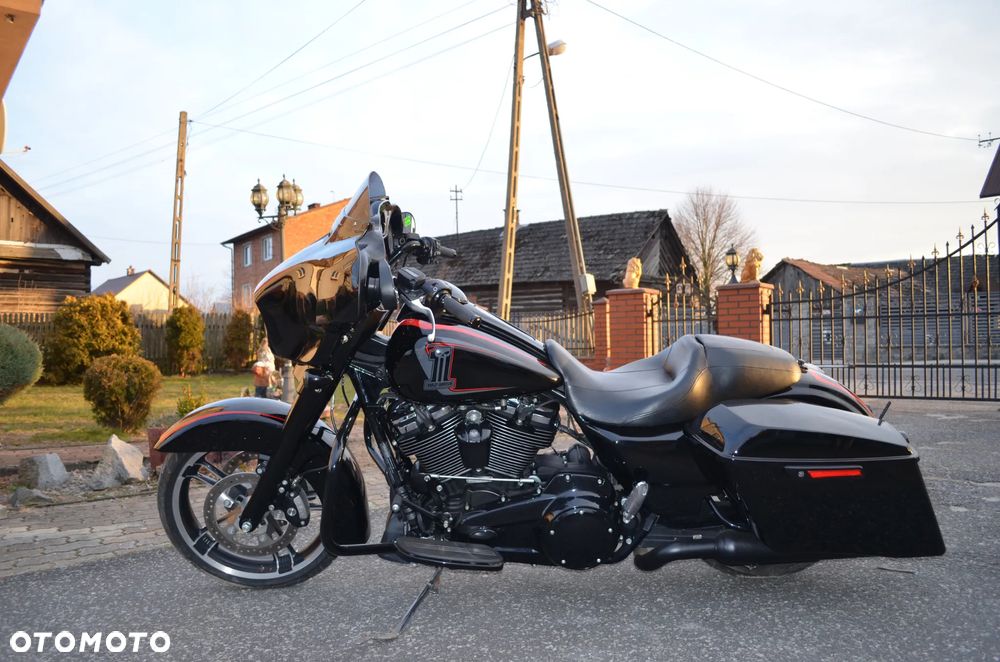 Harley-Davidson Touring Street Glide - 11