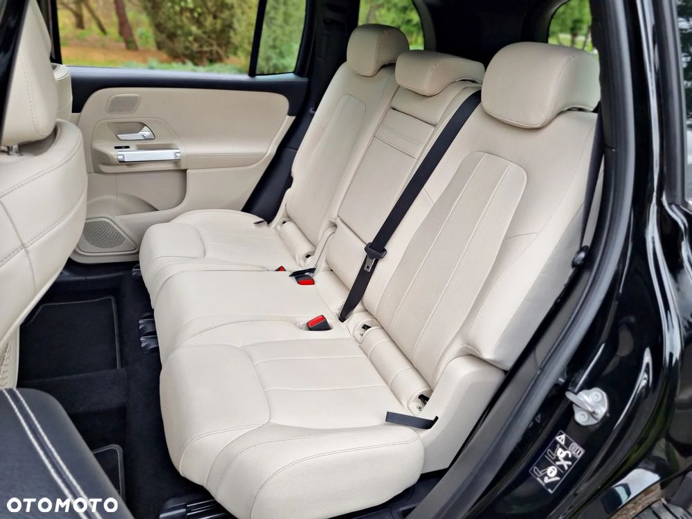 Mercedes-Benz GLB - 25