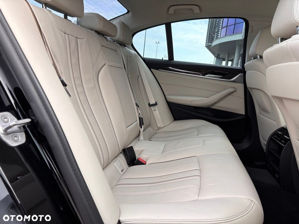 BMW Seria 5 520d xDrive Luxury Line - 24