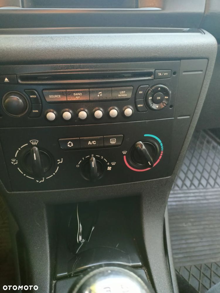 Citroën C4 HDi 90 FAP VTR - 7