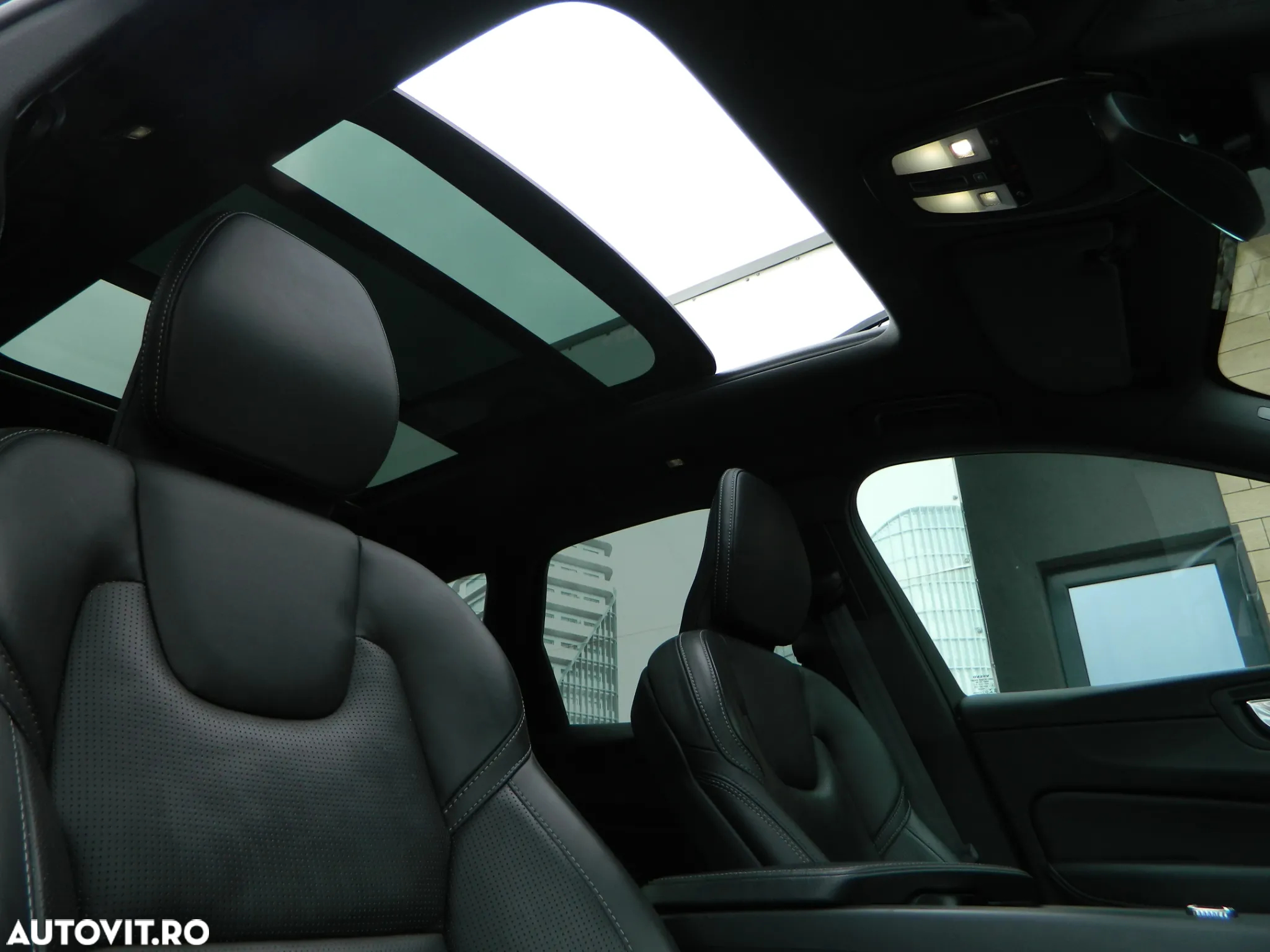 Volvo XC 60 Recharge T6 Twin Engine eAWD R-Design Expression - 19