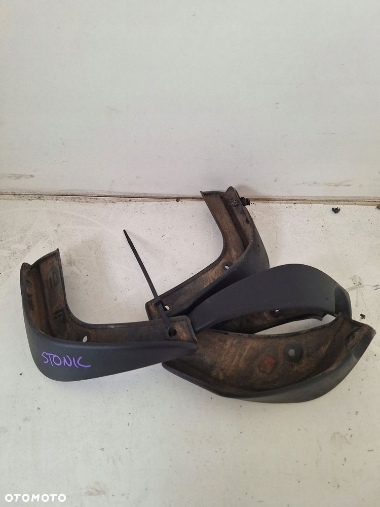 chlapacz prawy lewy komplet przod tyl przedni kia stonic 2018- 86832-h8400 - 1