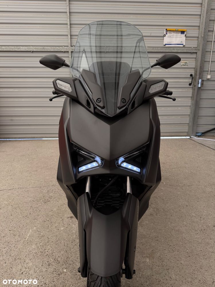 Yamaha X-max - 12