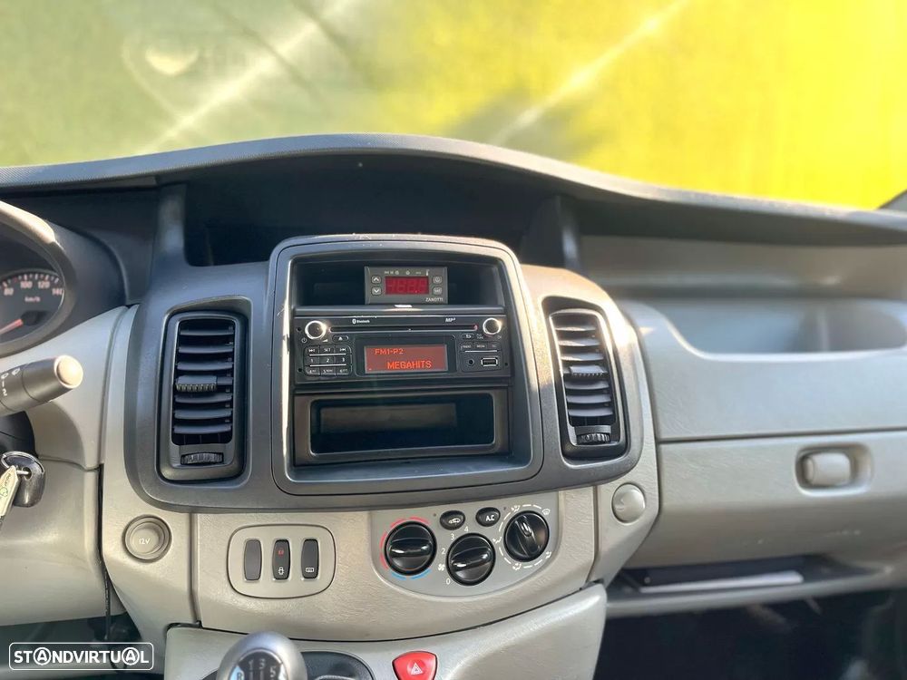 Opel vivaro 2.0d c/frio de conservaÇÃo - 15