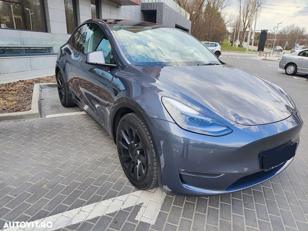 Tesla Model Y - 4