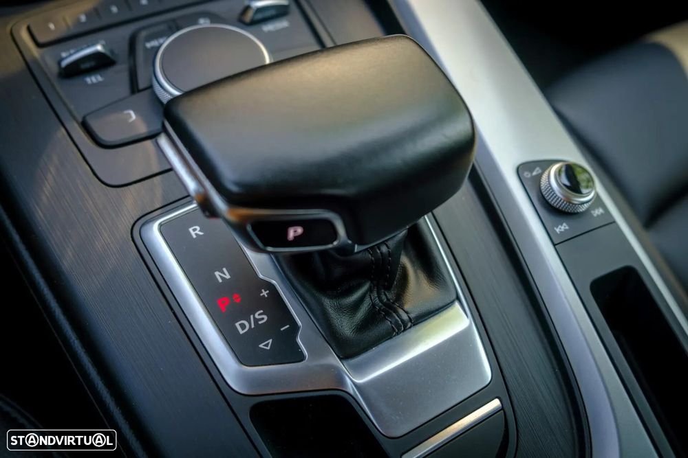Audi A4 35 TDI Design S tronic - 21