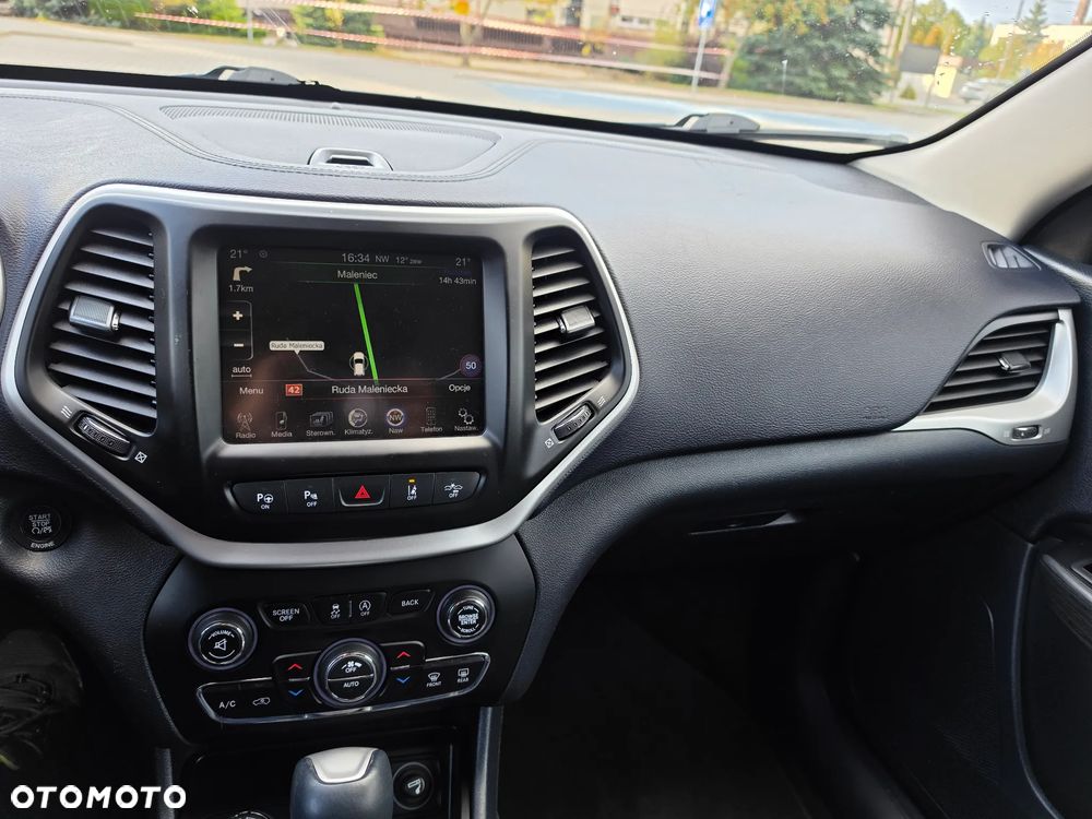 Jeep Cherokee - 20