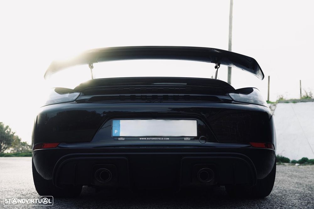 Porsche 718 Cayman GT4 PDK - 4