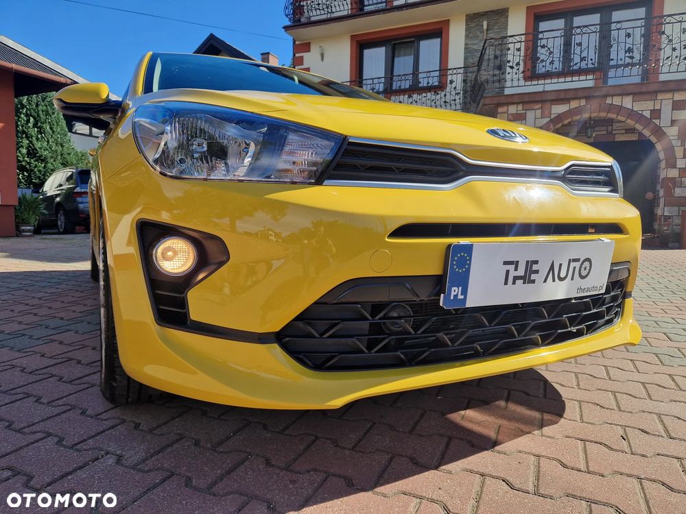 Kia Rio 1.2 L - 12