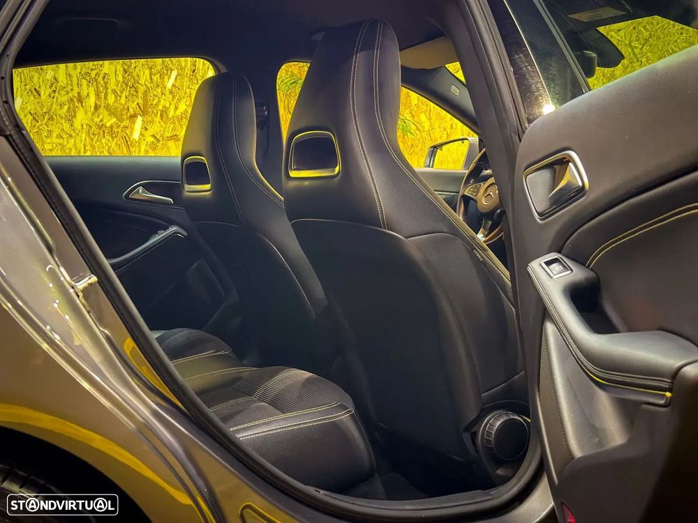 Mercedes-Benz CLA 180 - 13