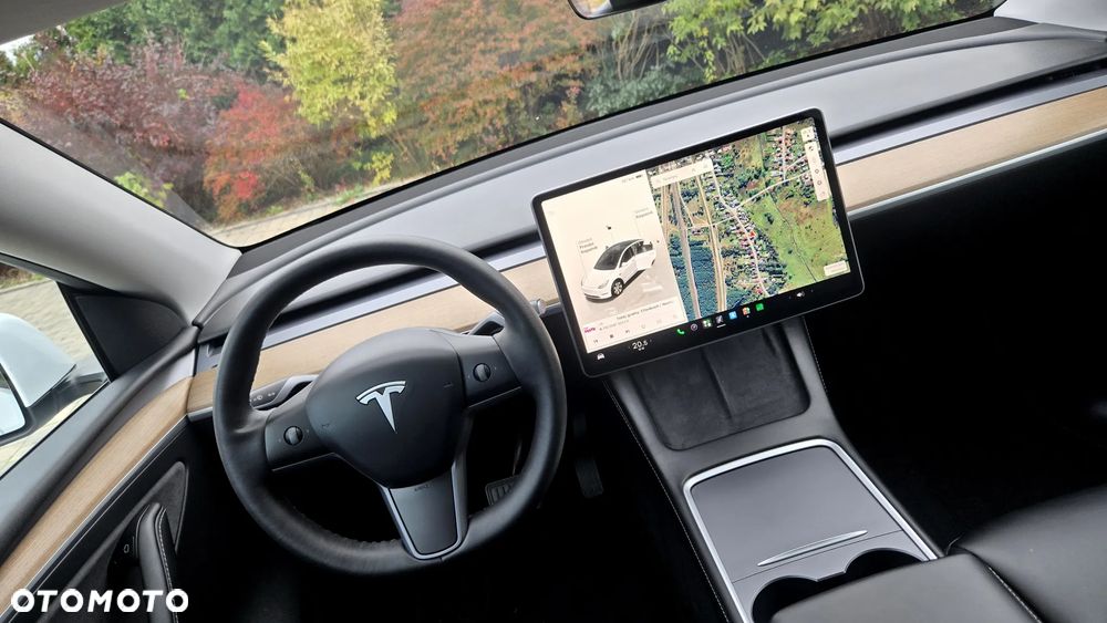 Tesla Model Y Long Range Dual Motor AWD - 28