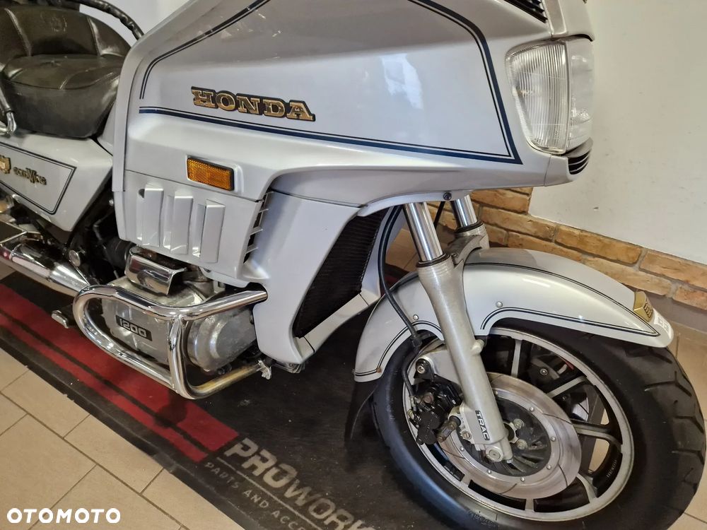 Honda GL - 38