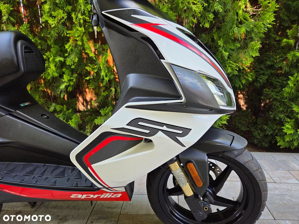 Aprilia SR - 12