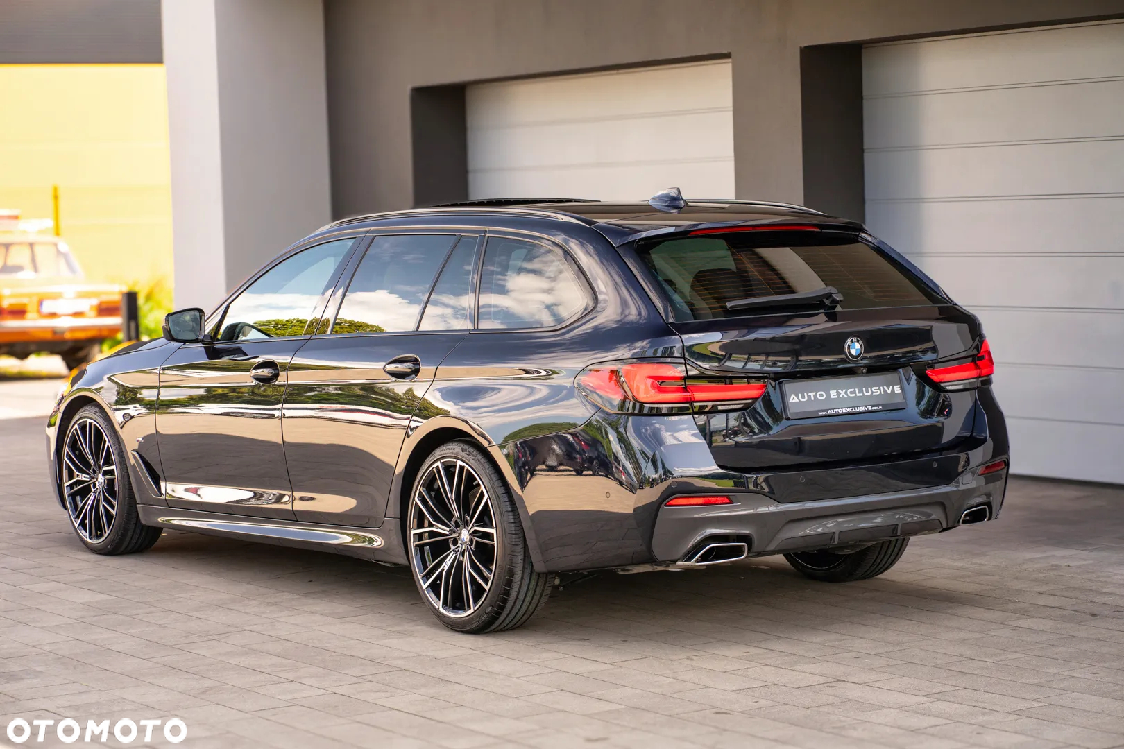 BMW Seria 5 530d xDrive Touring M Sport Edition - 19