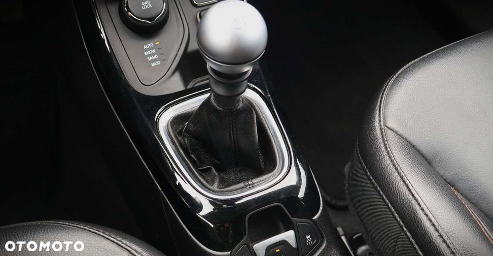 Jeep Compass - 26