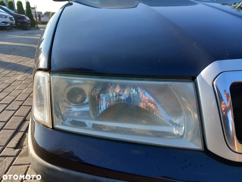 SKODA OCTAVIA I LAMPA REFLEKTOR PRAWA PRZEDNIA PRAWY PRZÓD