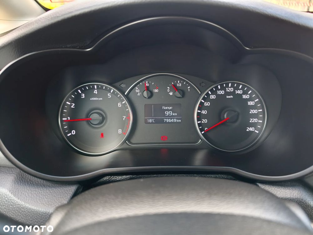 Kia Carens 1.6 GDI Dream-Team Edition - 16