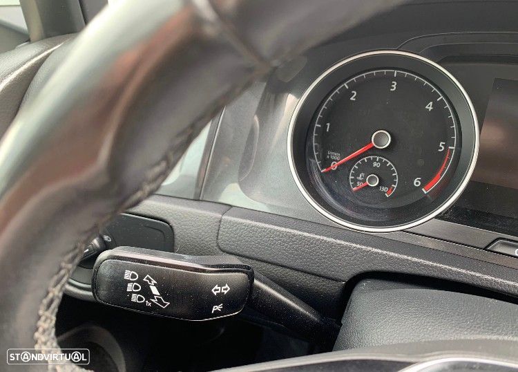 VW Golf 1.6 TDI Confortline - 16