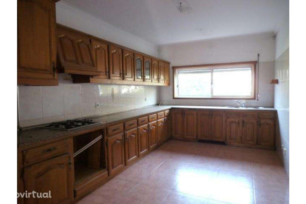 Moradia T4 -Viana - Grande imagem: 2/9