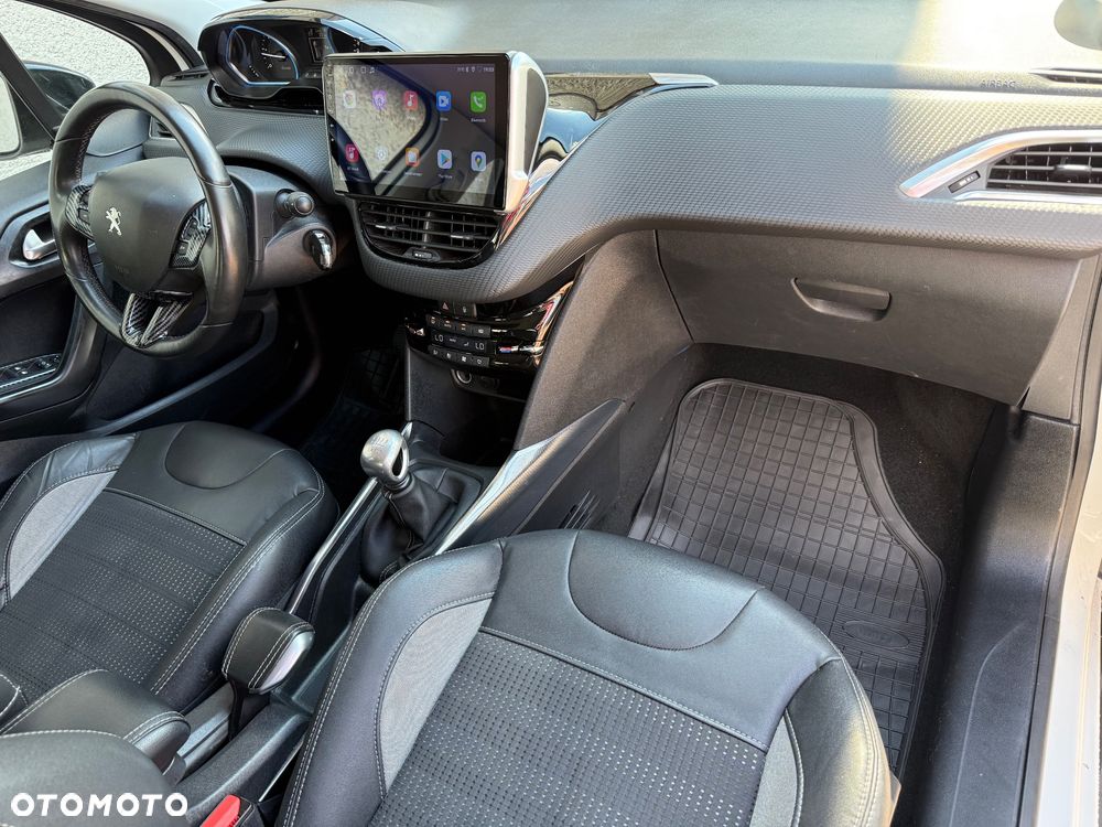 Peugeot 2008 1.6 e-HDi Allure S&S - 9