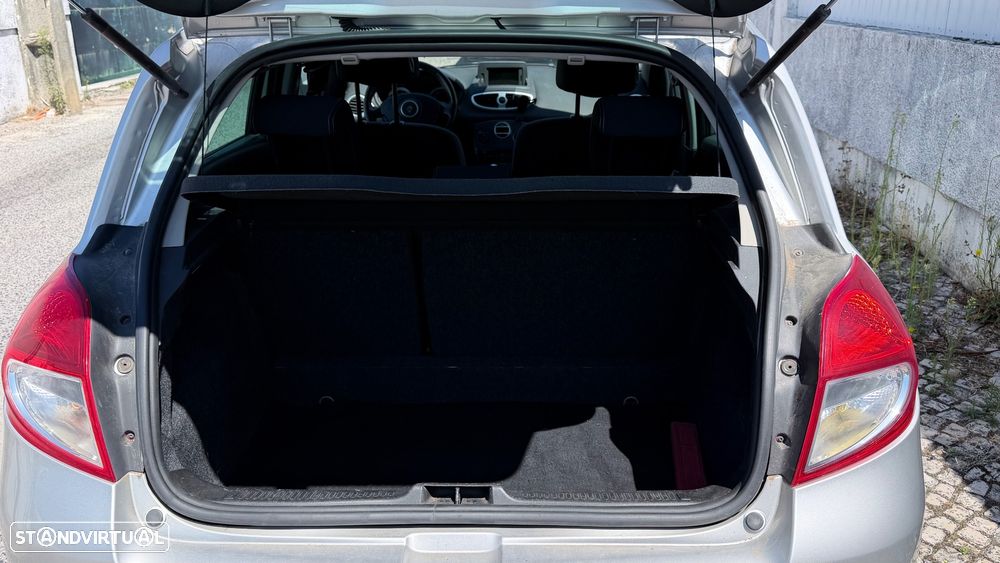 Renault Clio 1.2 16V Confort - 11