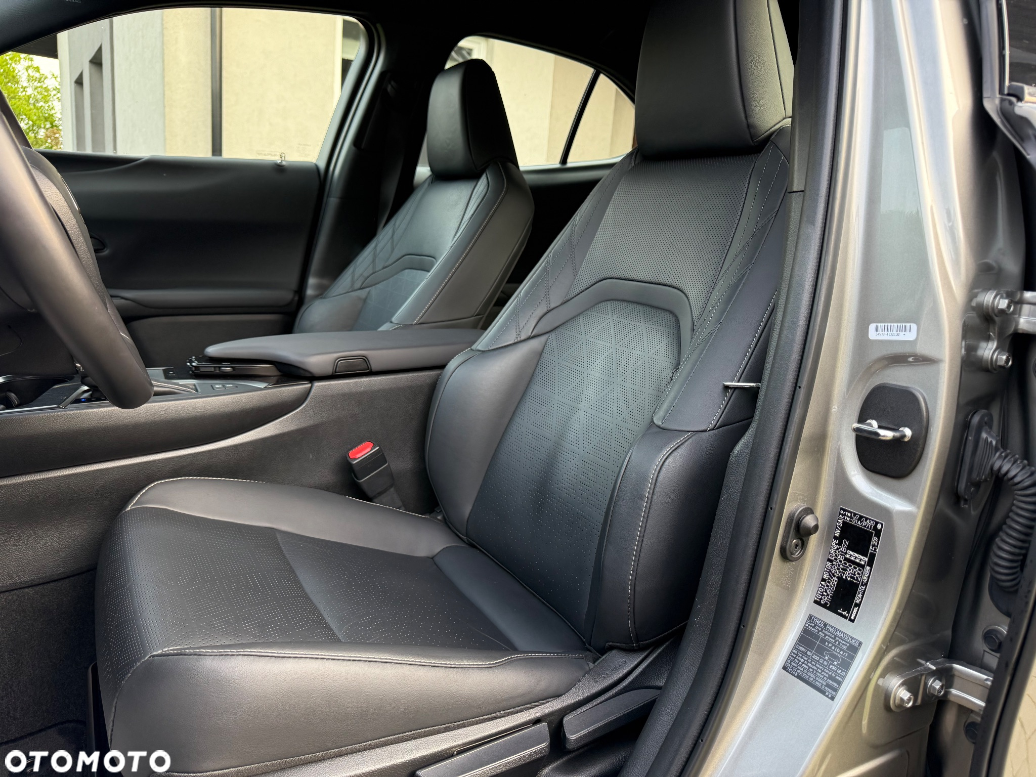 Lexus UX - 7