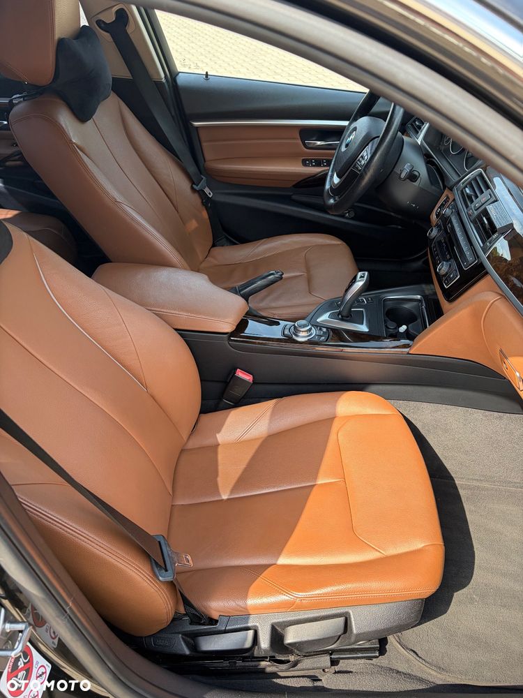 BMW Seria 3 320d xDrive Luxury Line - 17