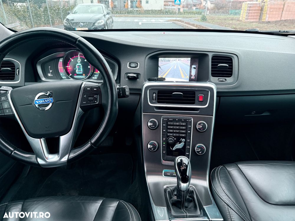Volvo V60 D5 Geartronic Summum - 8